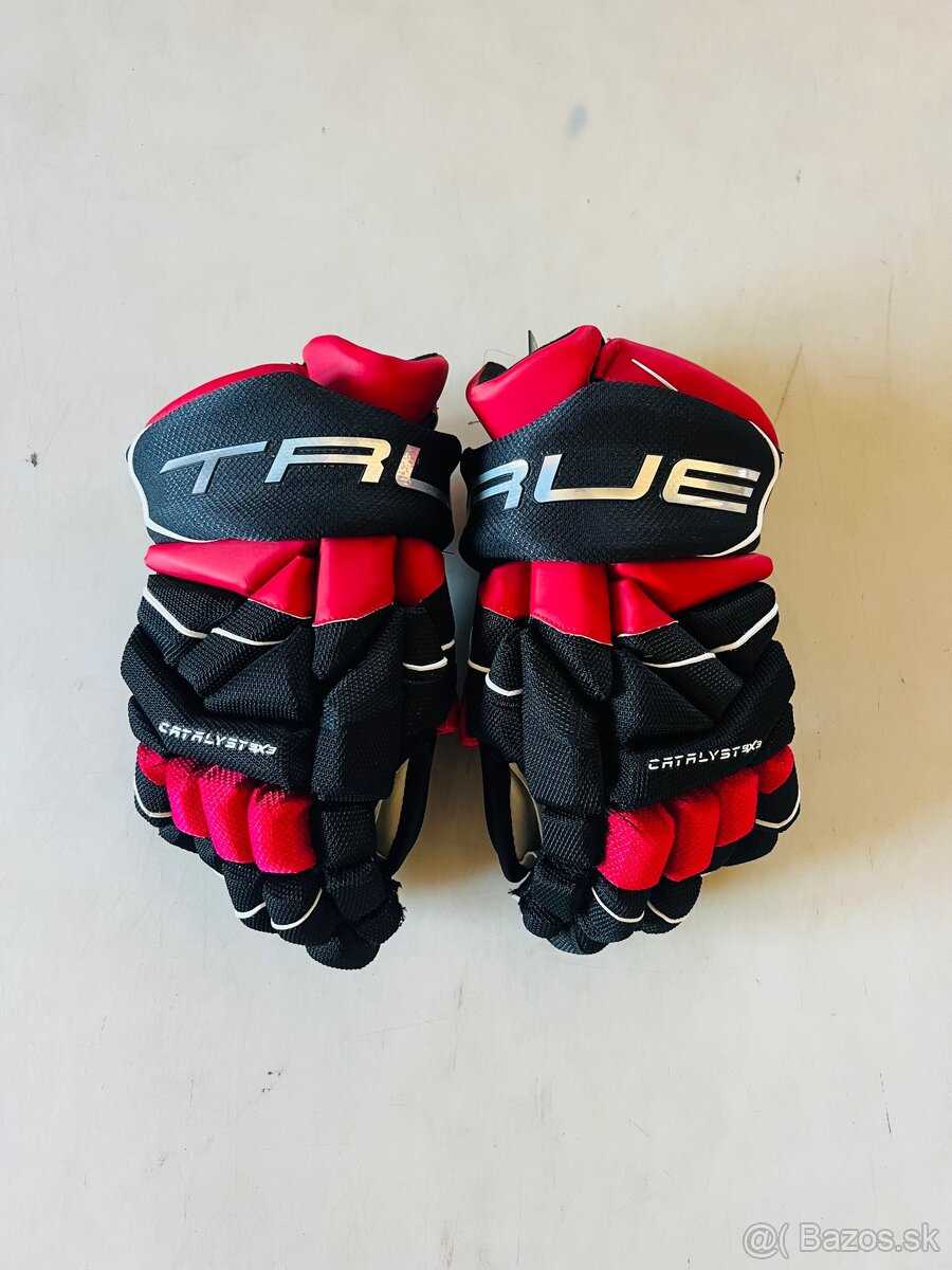 Predám rukavice True Catalyst 9X3 JR/SR nové