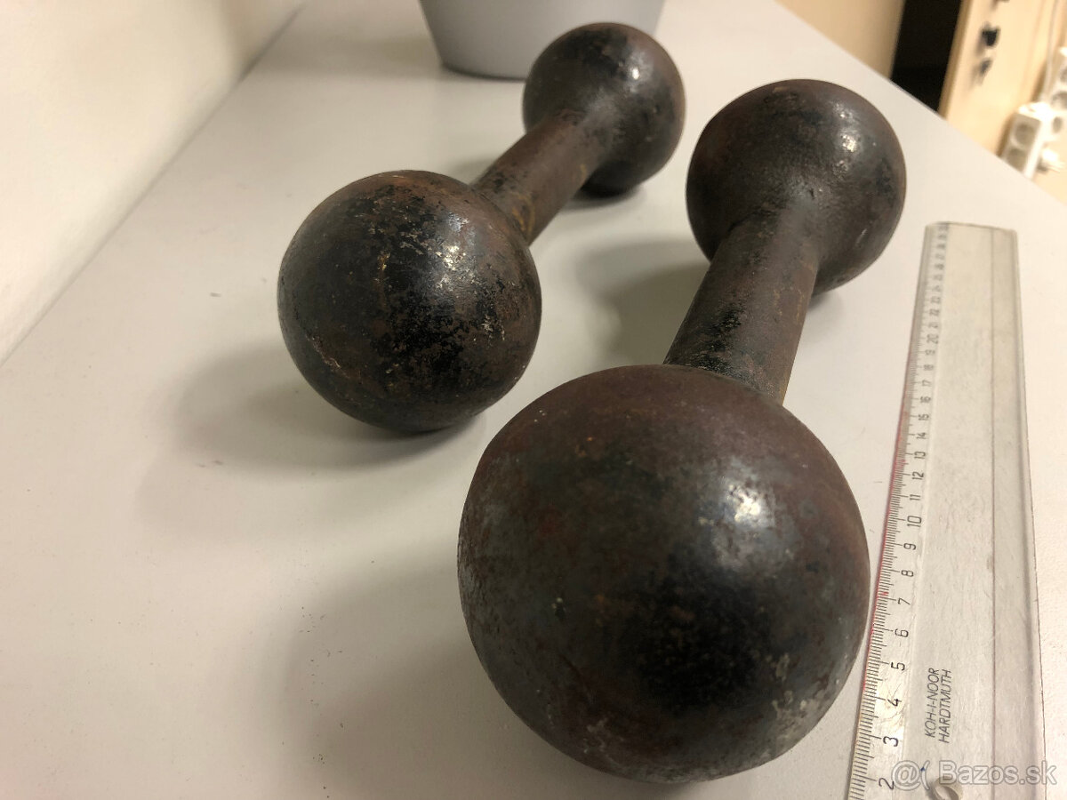 Staré kovové činky