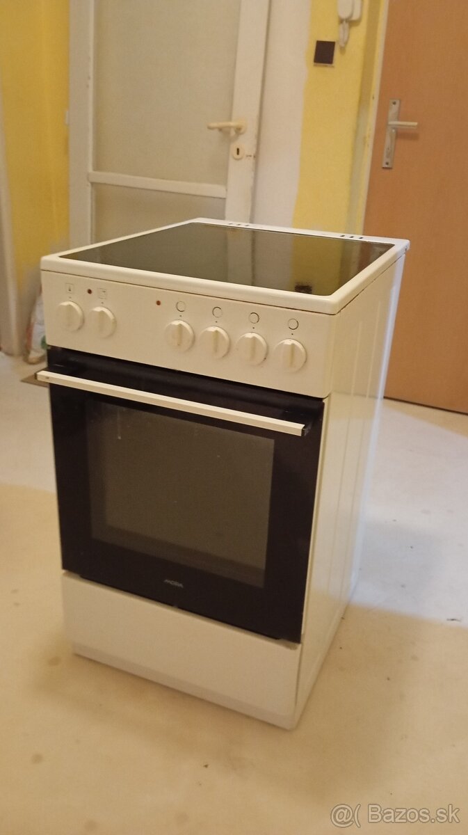 Sklokeramický šporák MORA