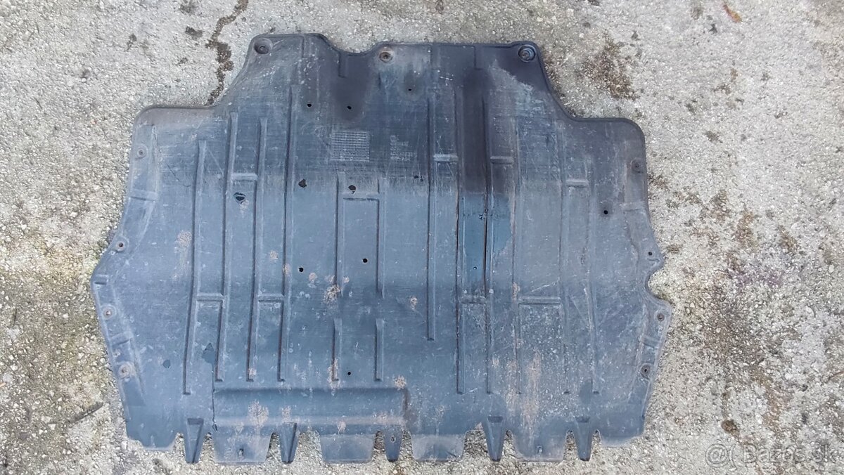 Spodný kryt motora Škoda Superb 2