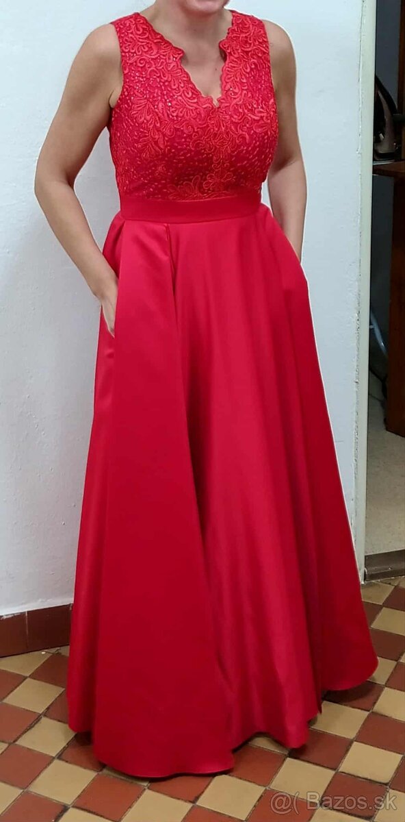 Červené spoločenské šaty