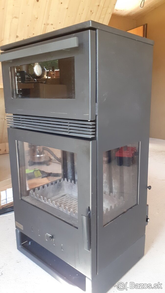 Pec na drevo  presklená s troch strán