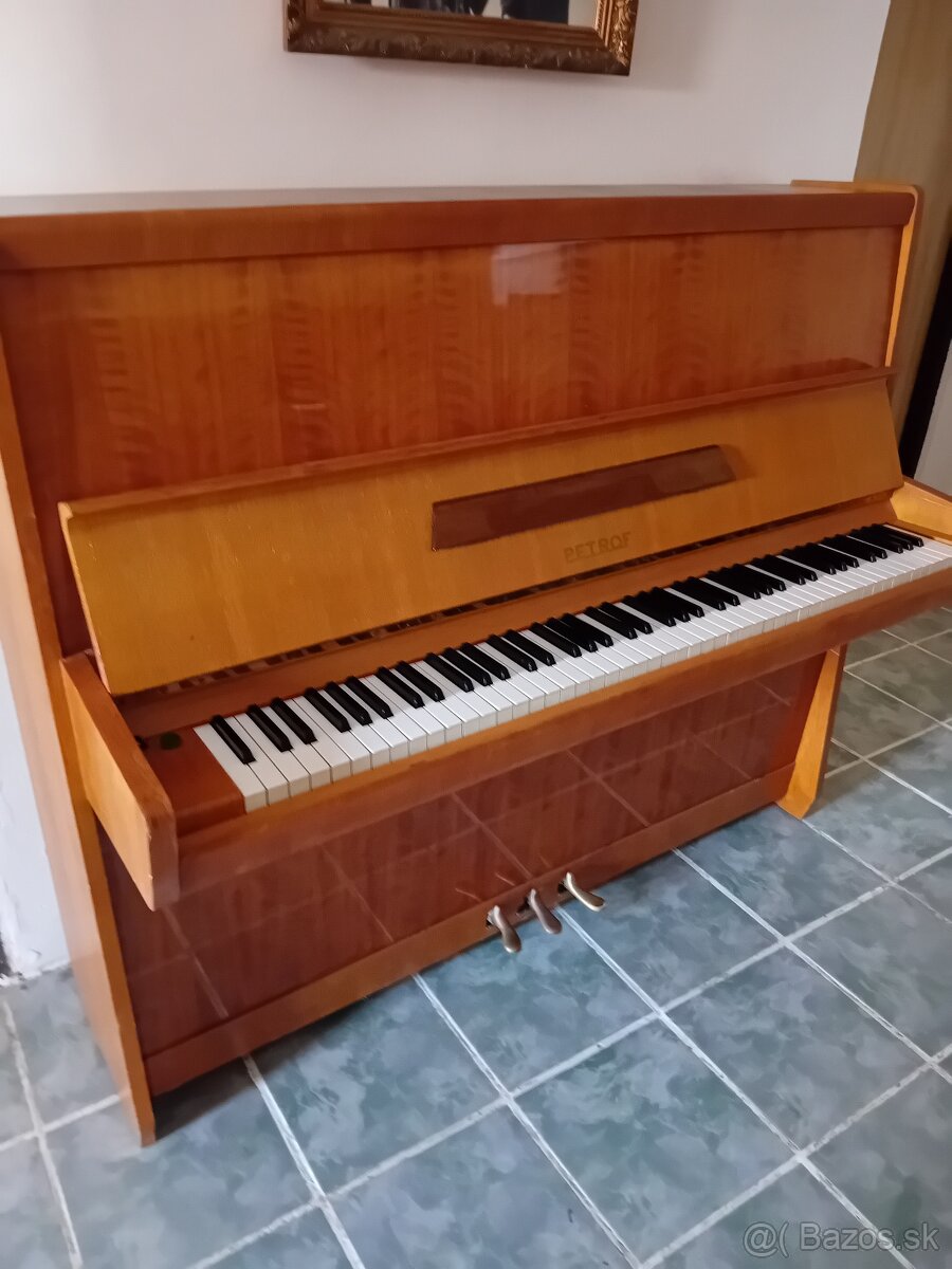 Predám pianino Petrof Opera