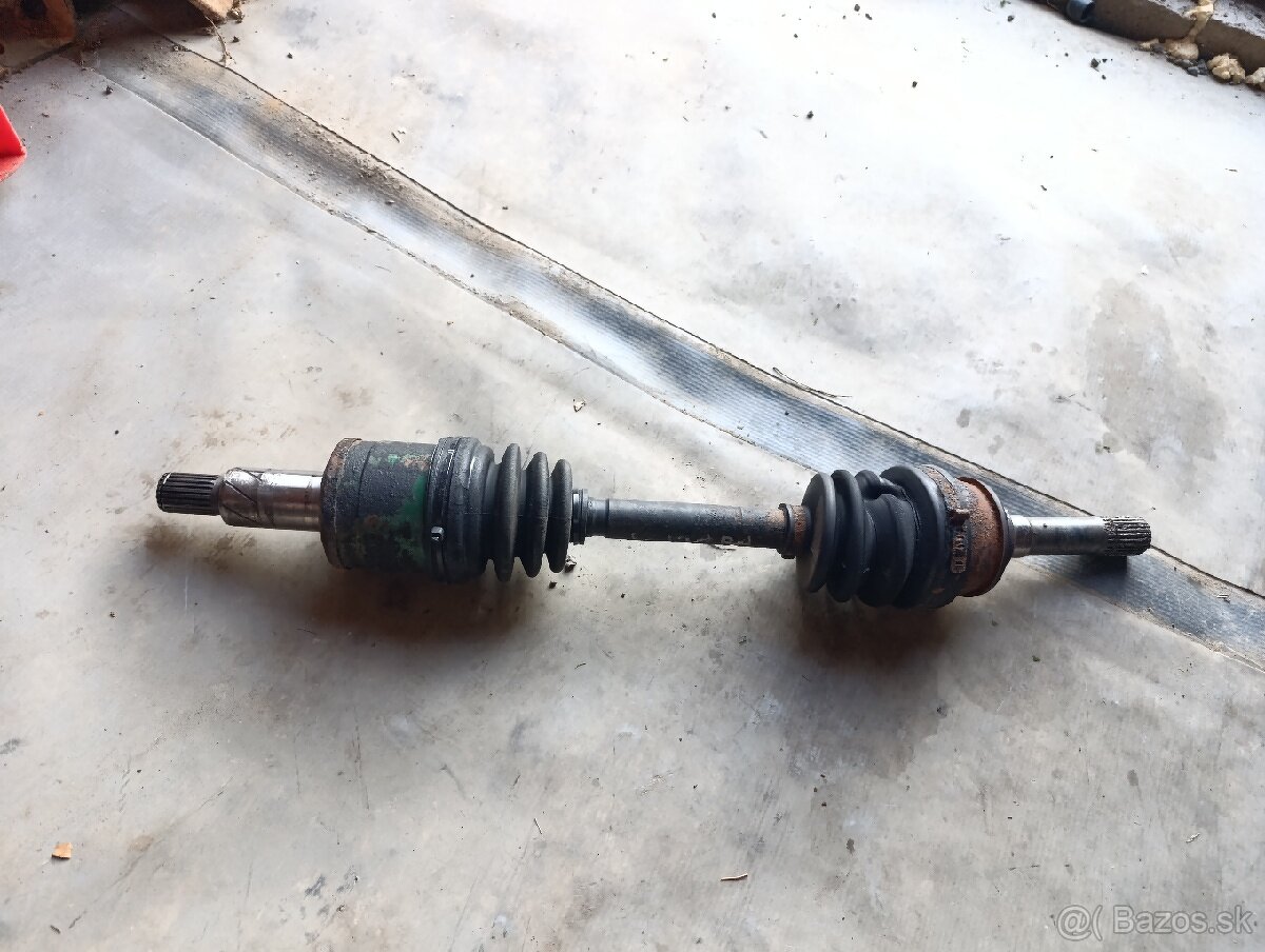 Suzuki vitara 1.6 práva poloos