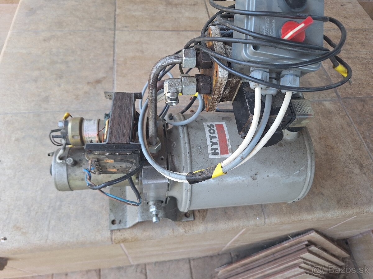 Hydraulicky agregat 24v.