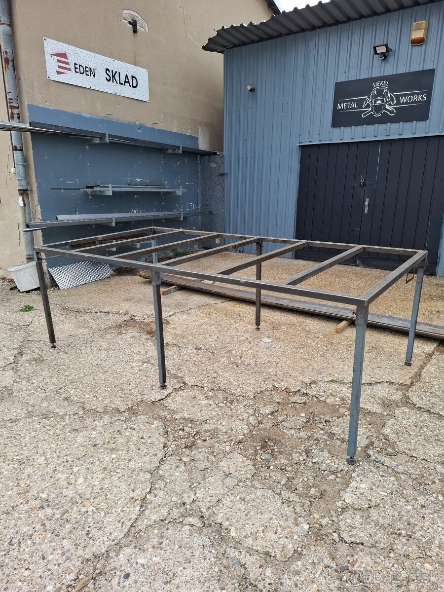 Zváraci stôl alebo montážny stôl