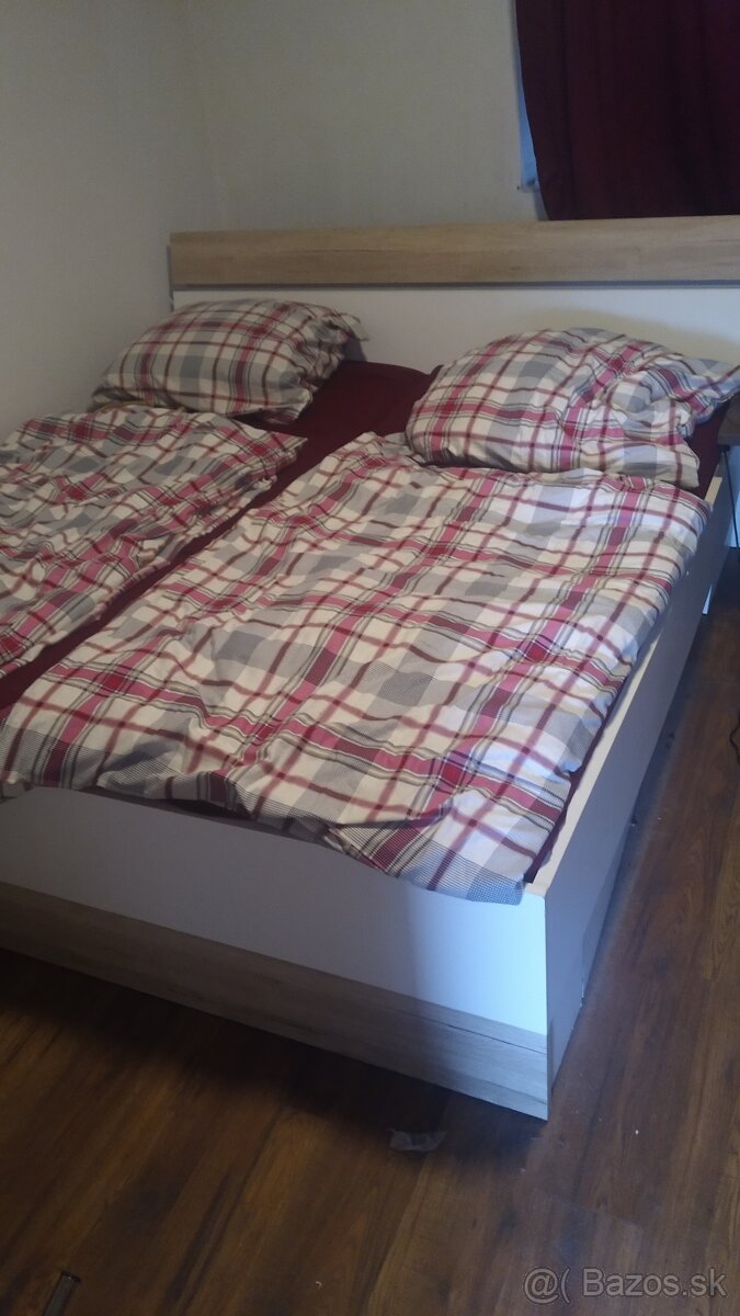 Manželská posteľ