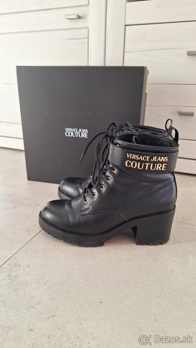 Versace cizmy 38