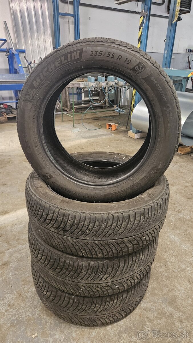 Zimne pneu MICHELIN PILOT ALPIN 5 235/55 R19