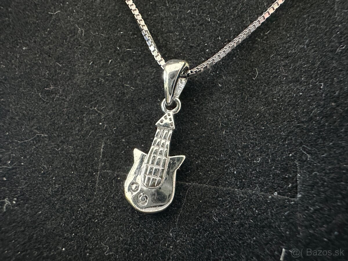 Predám strieborný prívesok (gitara)