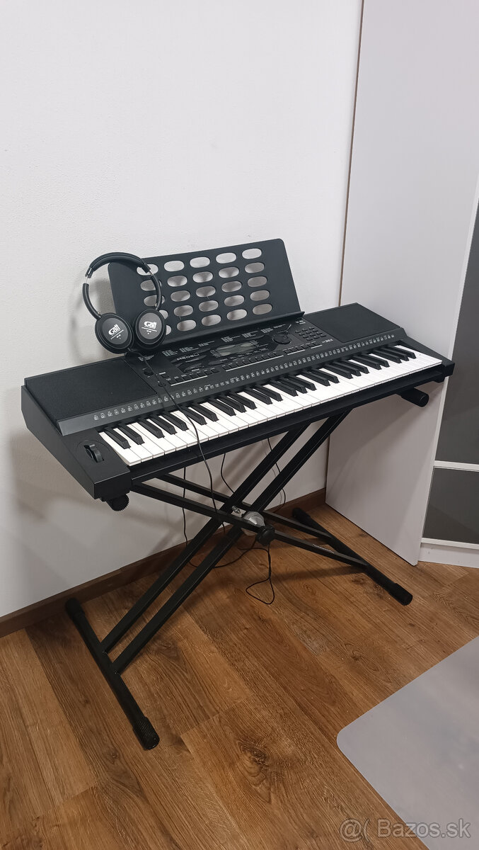Predám set Klávesy + Slúchadlá + Stojan