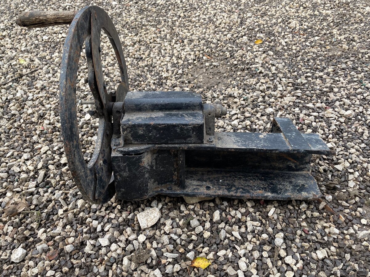 Predám funkčnú sečkovicu tovarenskej výroby