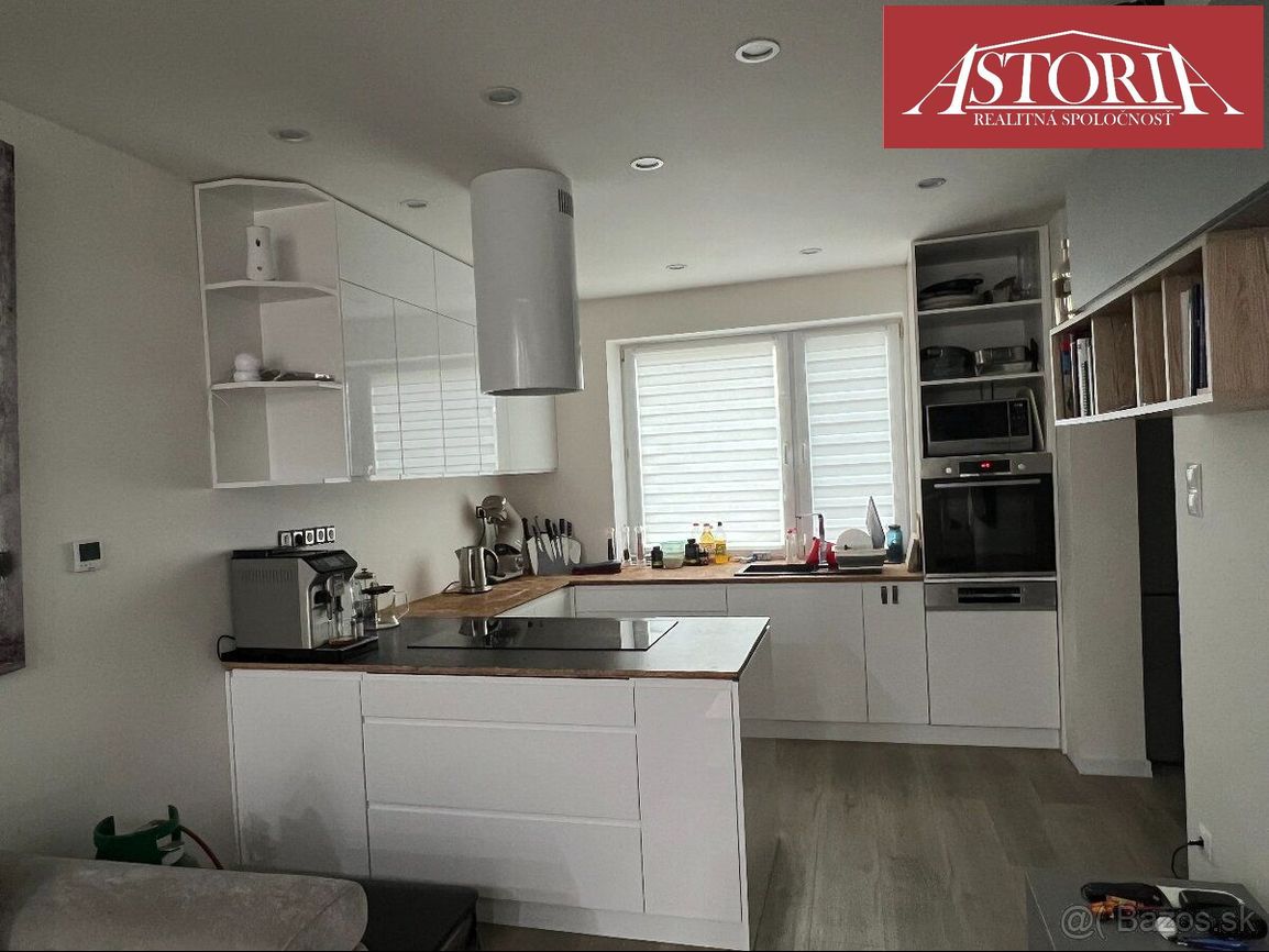 PREDAJ Dvojgeneračný rodinný dom blízko centra mesta Martin 