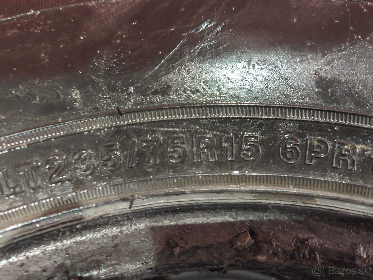 235/75 R15