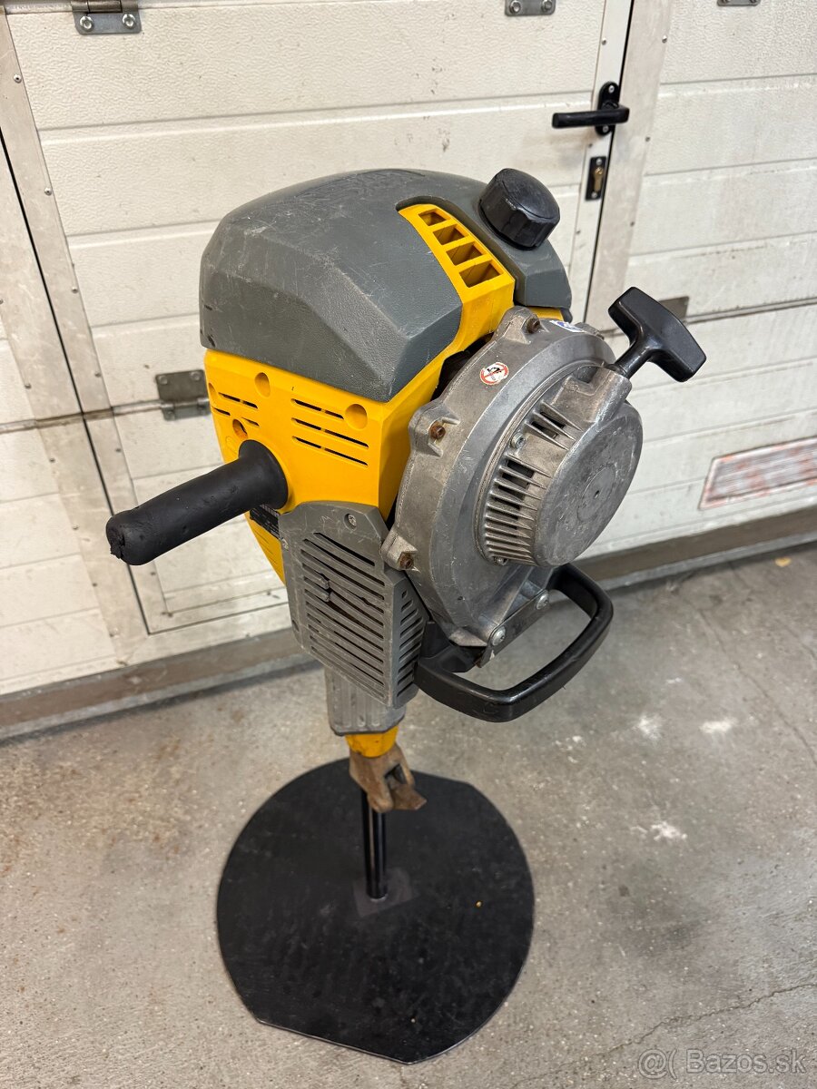 Benzínové búracie kladivo Wacker Neuson BH55