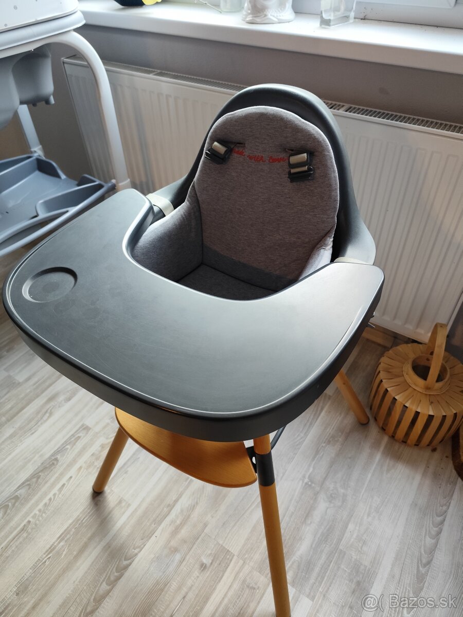 Jedálenská detská stolička + prebaľovaci pult s vaničkou