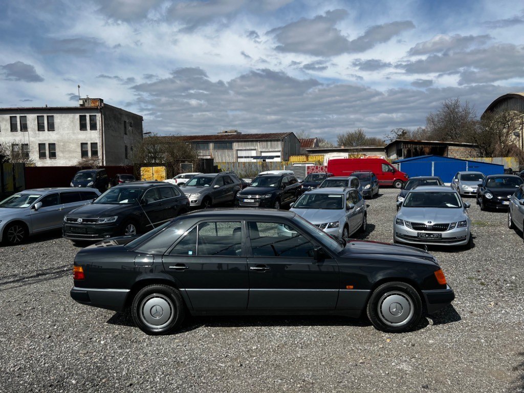 Mercedes-Benz 200 124E