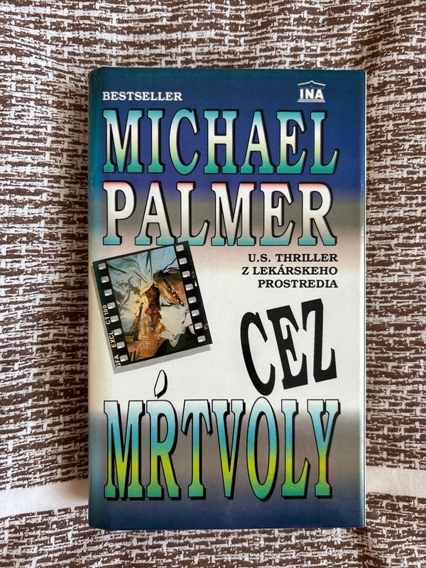 Cez mŕtvoly - Michael Palmer