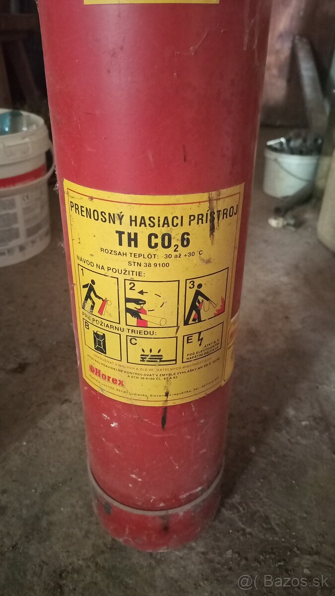 Predám fľašu z hasiaceho pristroja