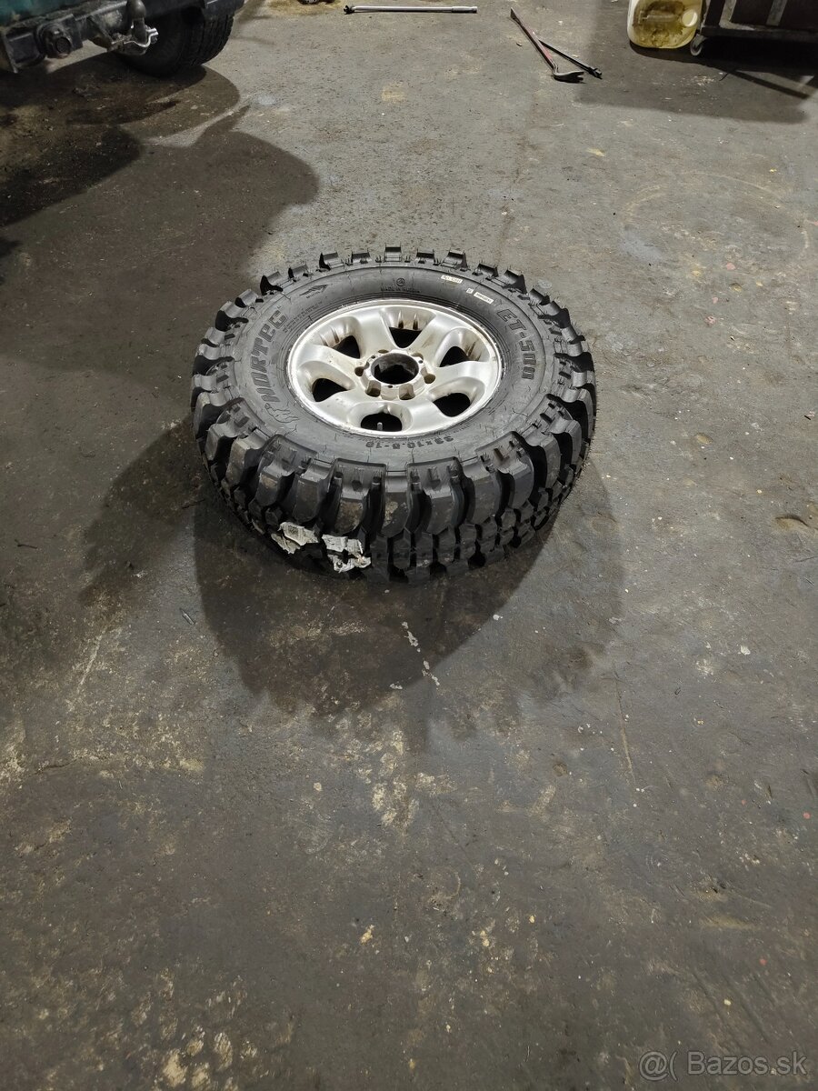 Offroad pneu 33x10,5 R16
