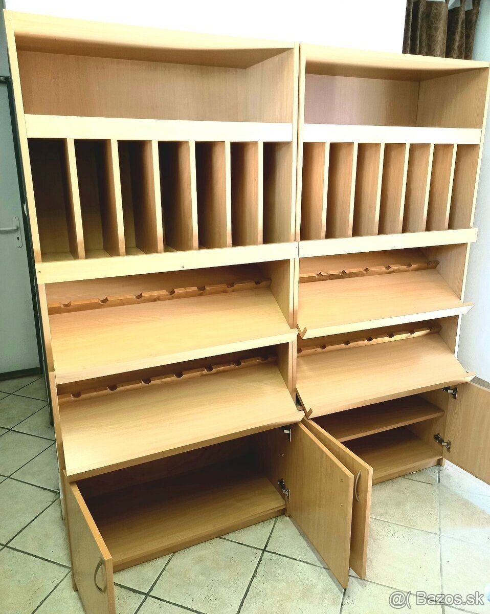 Skrine na vino, pohare a alkohol