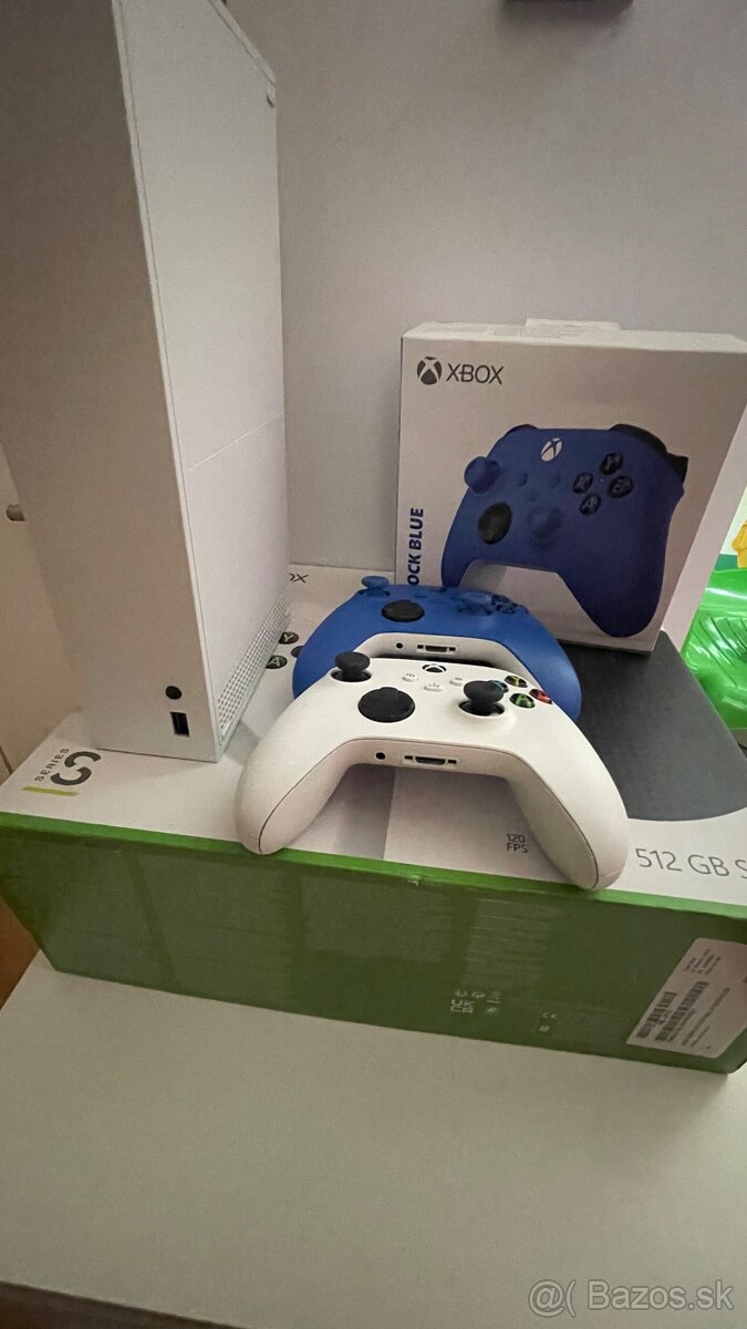 🎮 Predám Xbox Series S + 2 ovládače – výborný stav