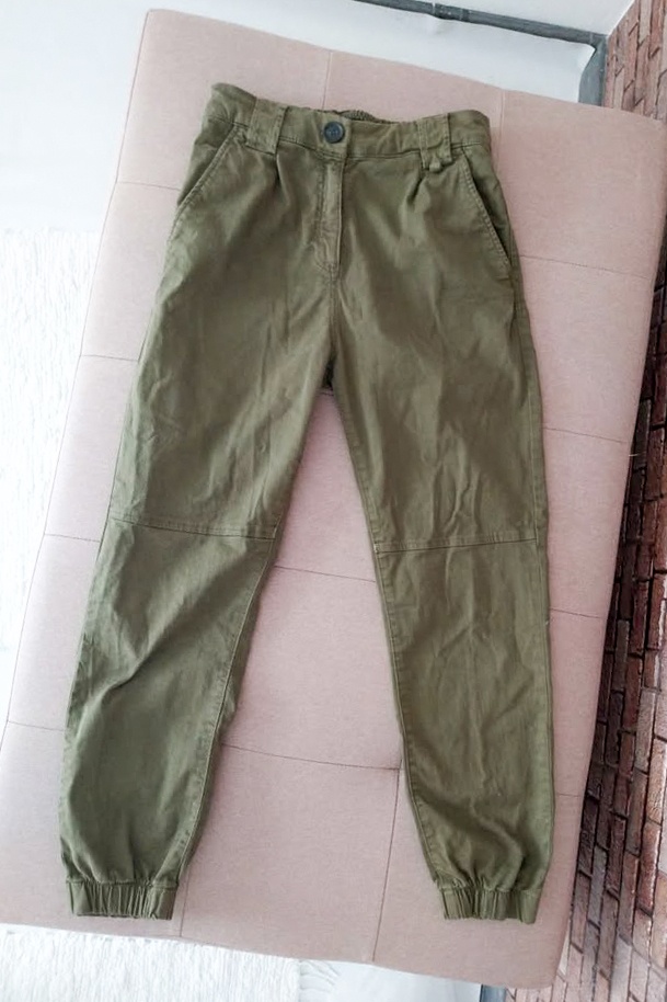 Bershka nohavice 36
