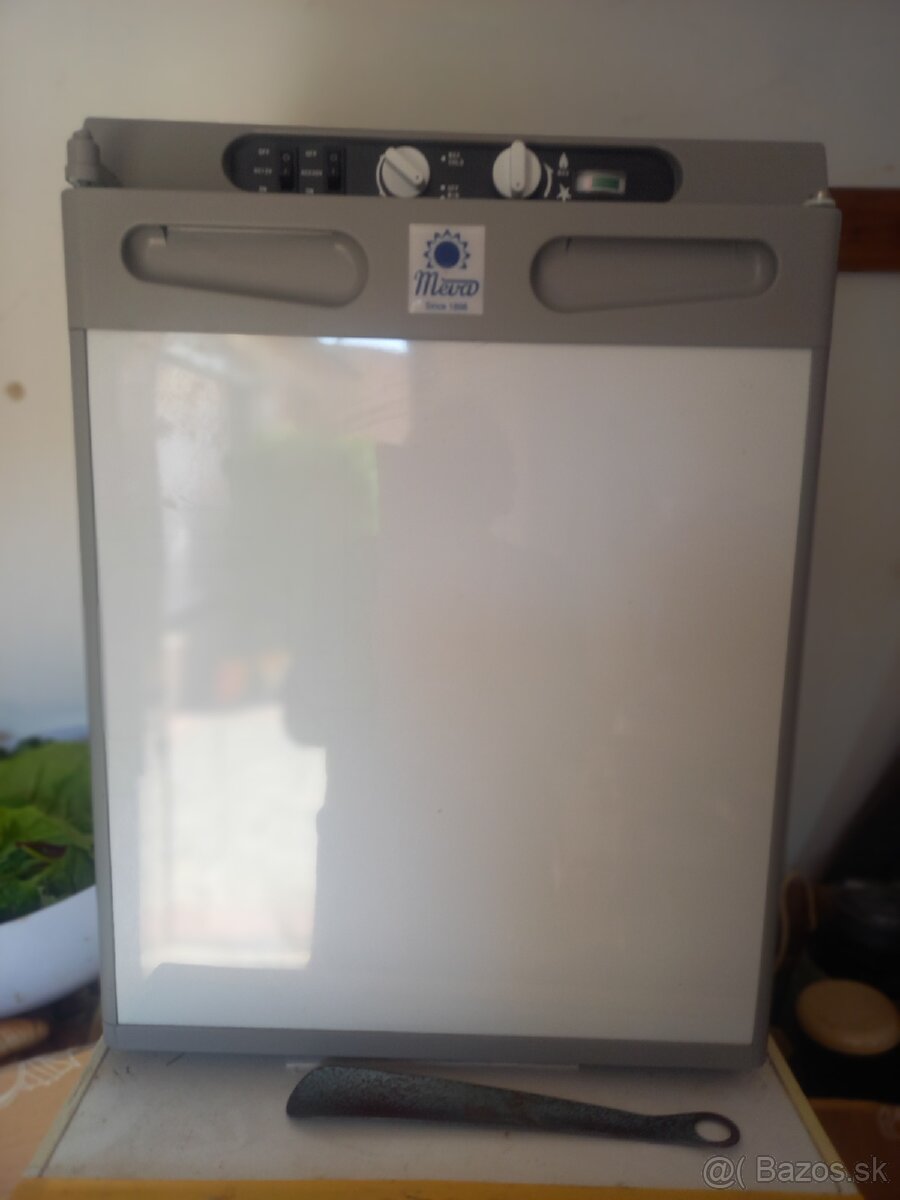 Predam prenosnu chladnicku 60l lpg,230v,12v