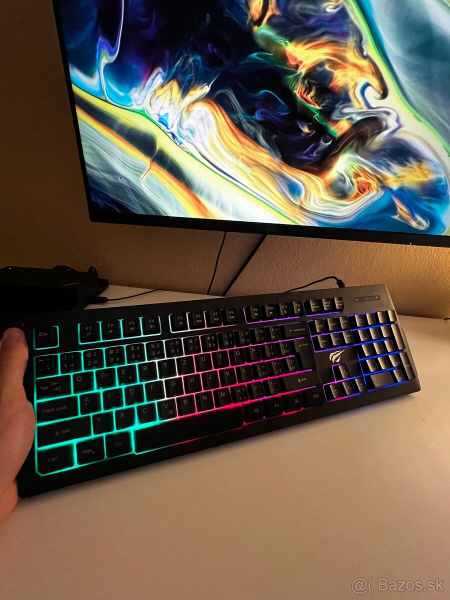 Set: Gaming klávesnica + myš Logitech G102 + monitor zdarma