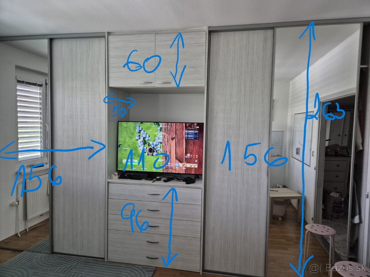 Satnikova stena s priestorom na televiziu