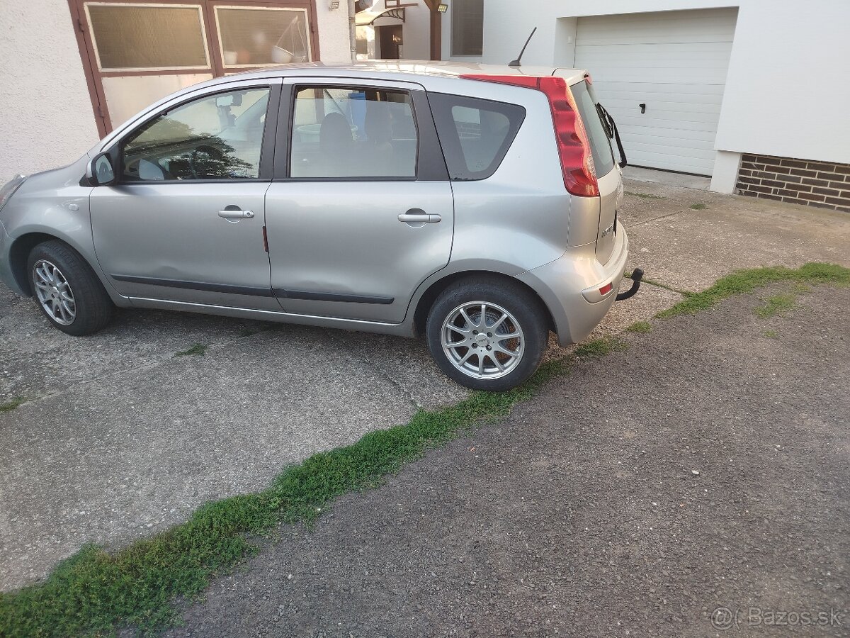 Predám Nissan Note benzín.