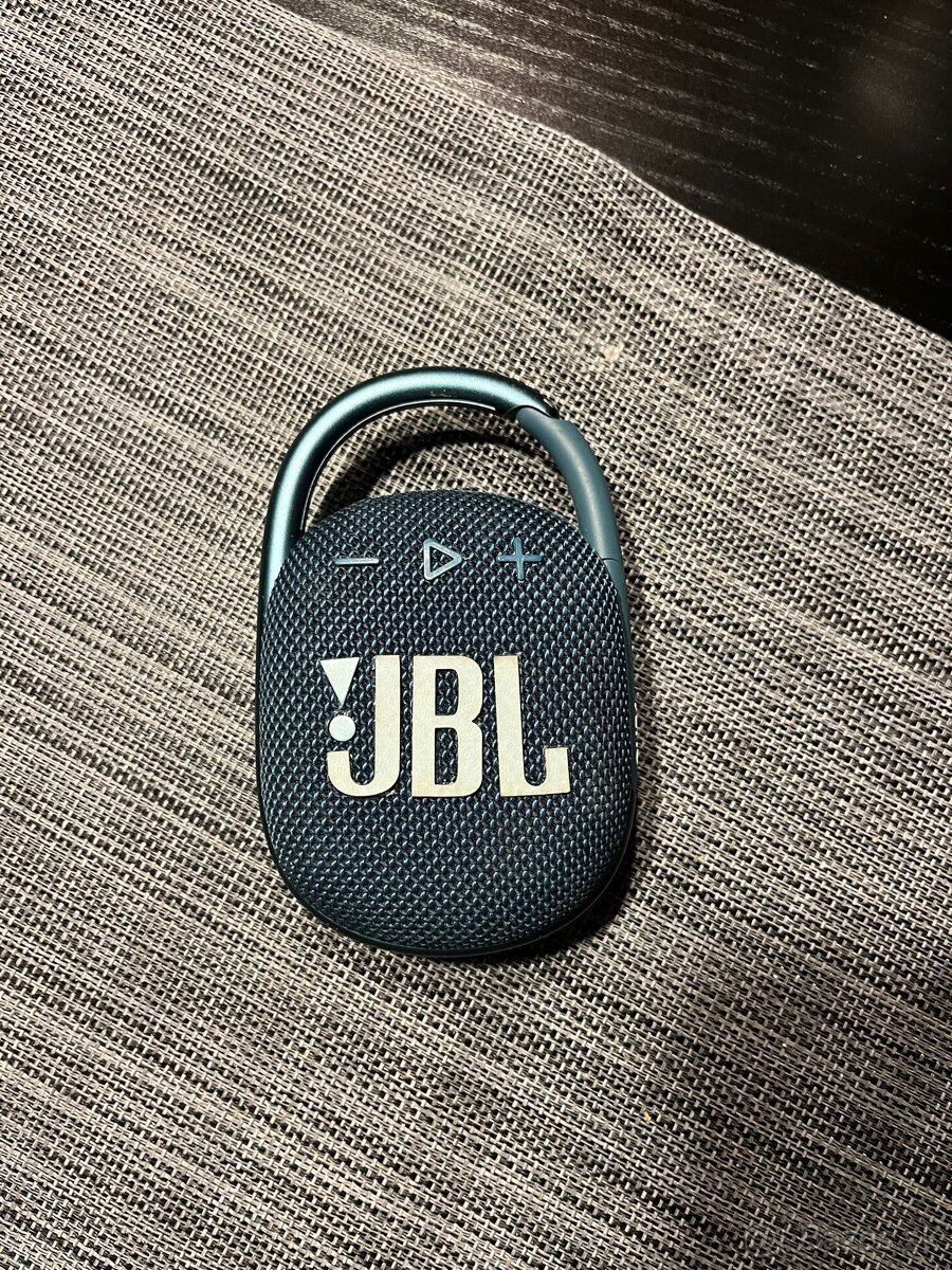 JBL Clip 4