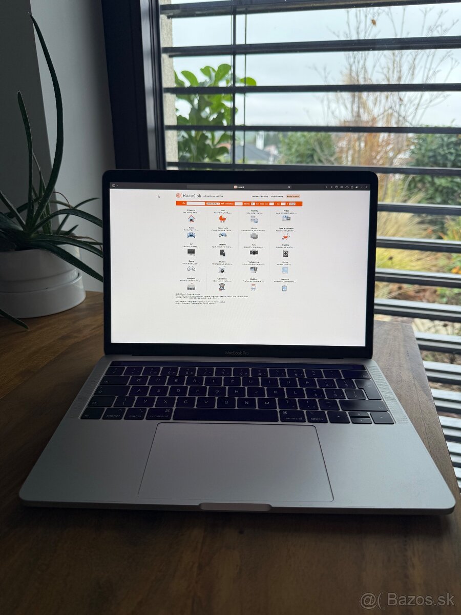 MacBook Pro 13" (2019, 1.4 GHz i5, 8 GB RAM, 256 GB SSD)