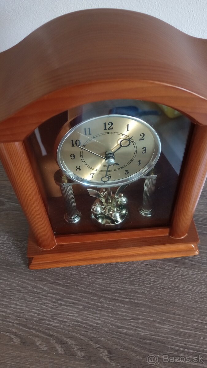 Stolové hodiny