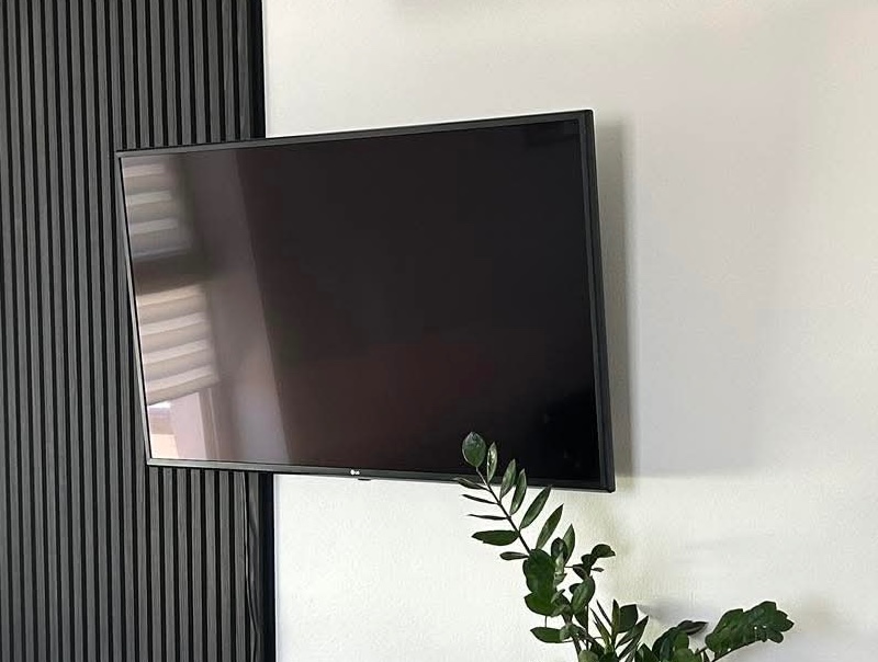 LG 49" 49UN71003LB