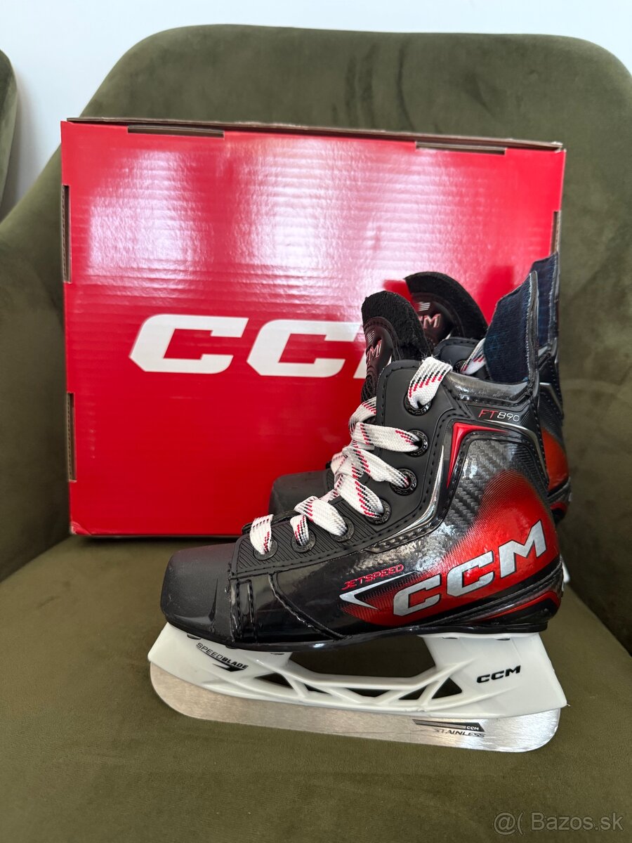 NOVÉ CCM JETSPEED FT890YT
