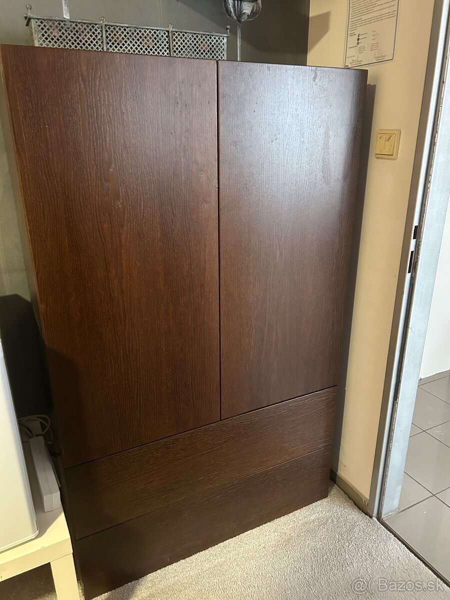 Skrina , komoda so suflikmi