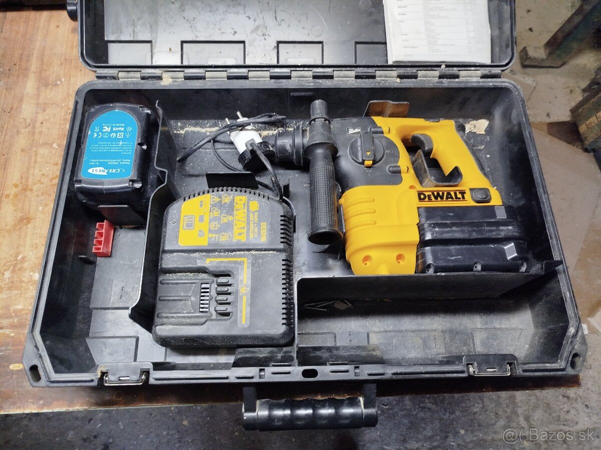 Dewalt DC 222