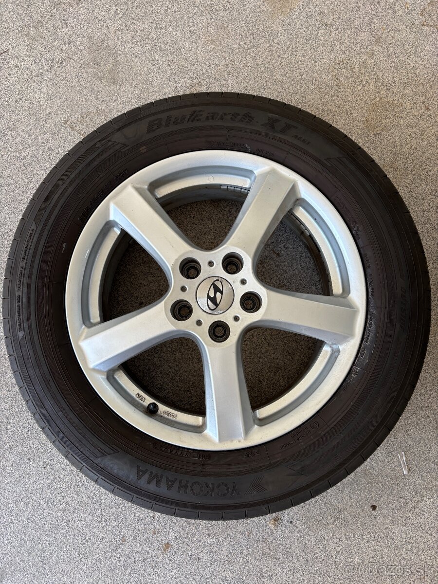 4ks obute disky z Hyundai Tuscon