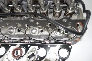 Mitsubishi pajero 2.5 4D56-D4BH Nová hlava..Hyundai,Kia