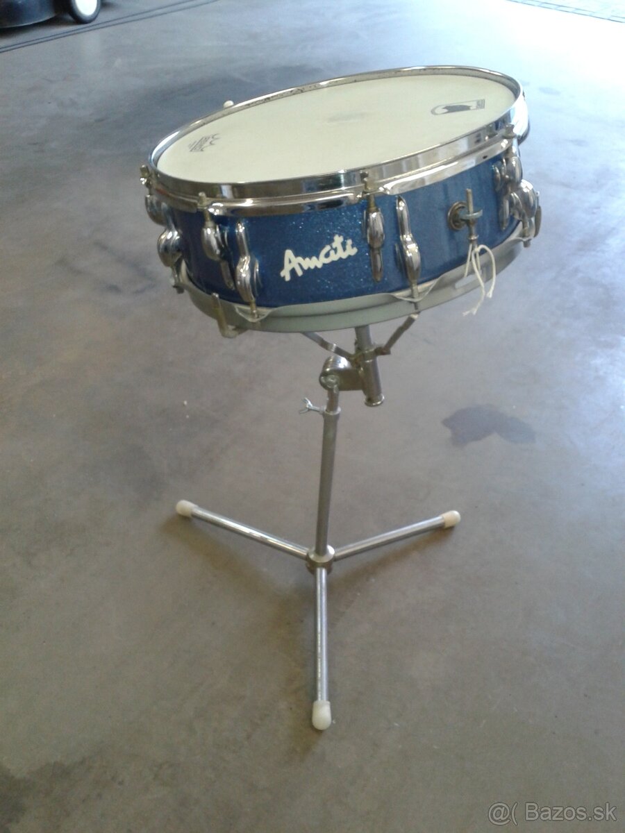 Predam Vintage Amati snare so stojanom. 1960 80eur