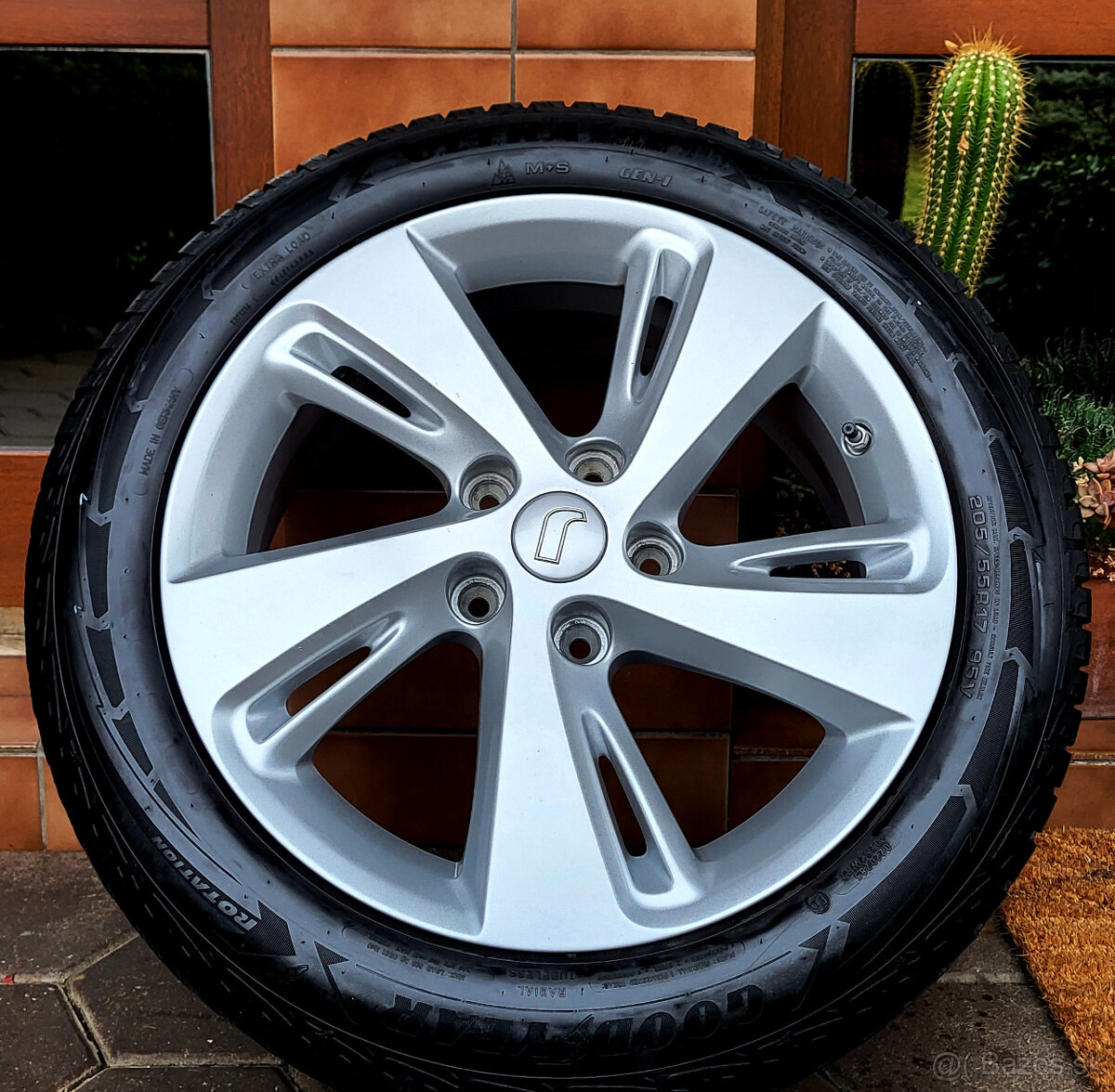 alu R17 5x114,3 zimné pneu 205/55, orig. Renault