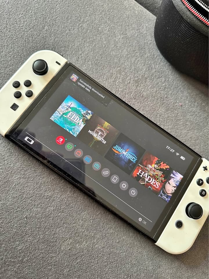 ChatGPT said: Nintendo Switch OLED + 64 GB SD karta + hry