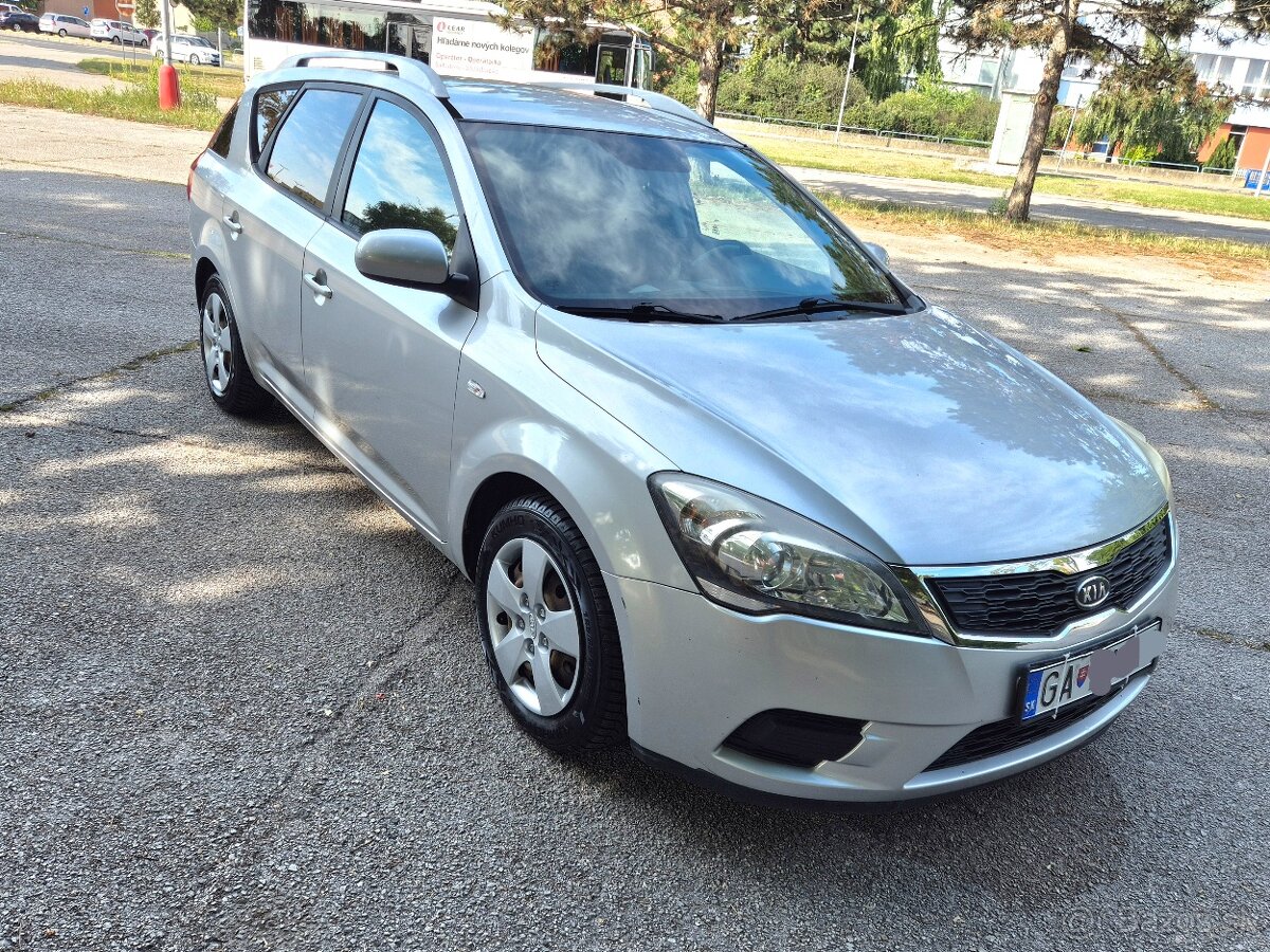 Predám Kia Ceed Combi Faclieft 1.4 66kw Benzin r.v.2010