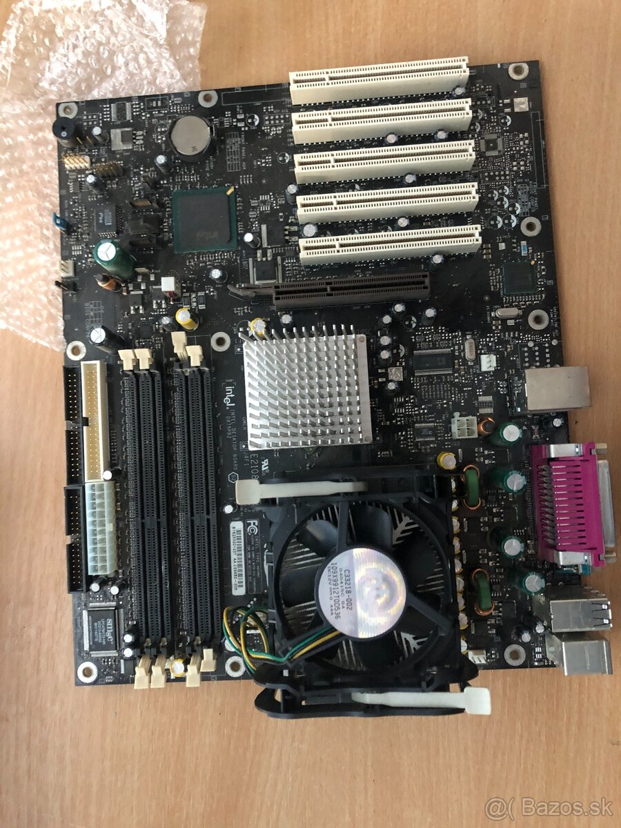 Predám 2x socket 478 dosky