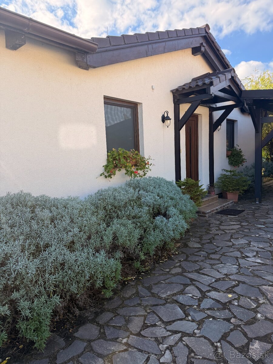 ŠTÝLOVÝ 4 - IZB. RD V LOKALITE MALÝ RAJ