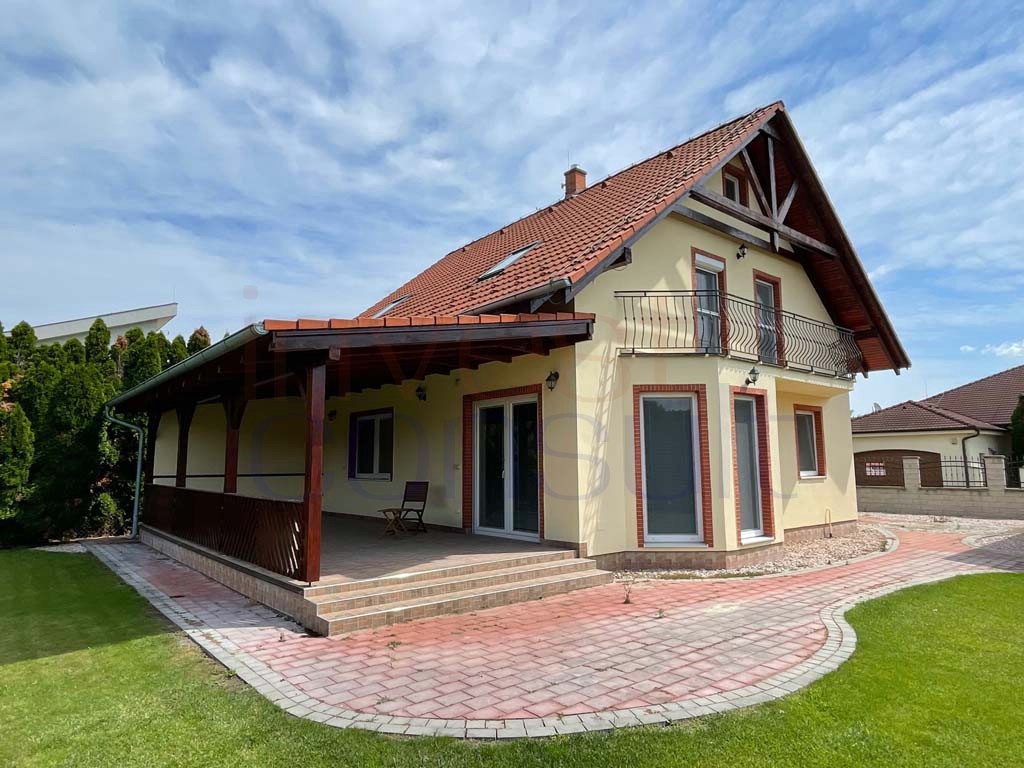 2352 EXKLUZÍVNA PONUKA PRENÁJMU NADŠTANDARDNÉHO RODINNÉHO DO