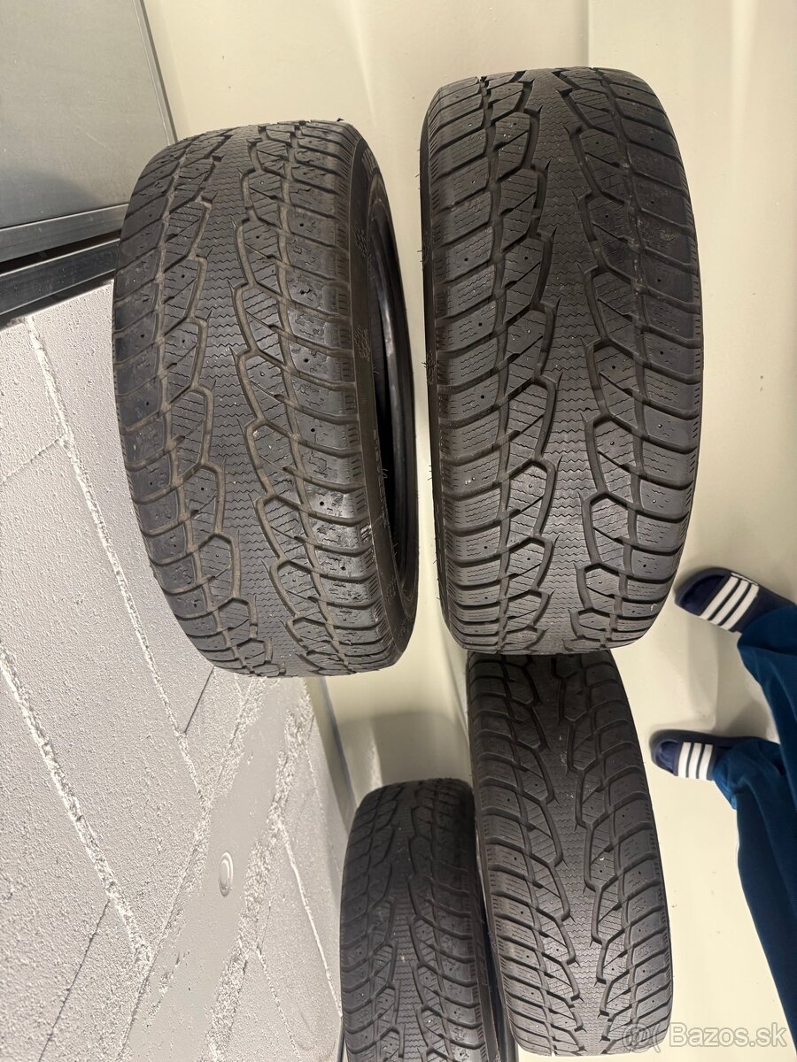 Predam zimne pneumatiky 225/55 r17
