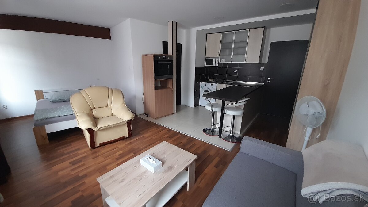 Na prenájom kompletne zariadená garsónka v centre Prešova
