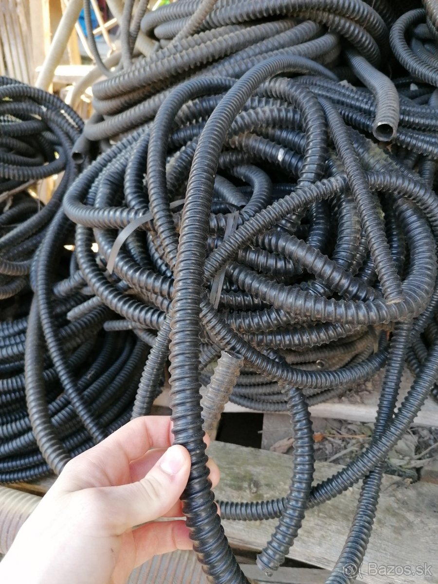 Predám trubky na vedenie elektriny